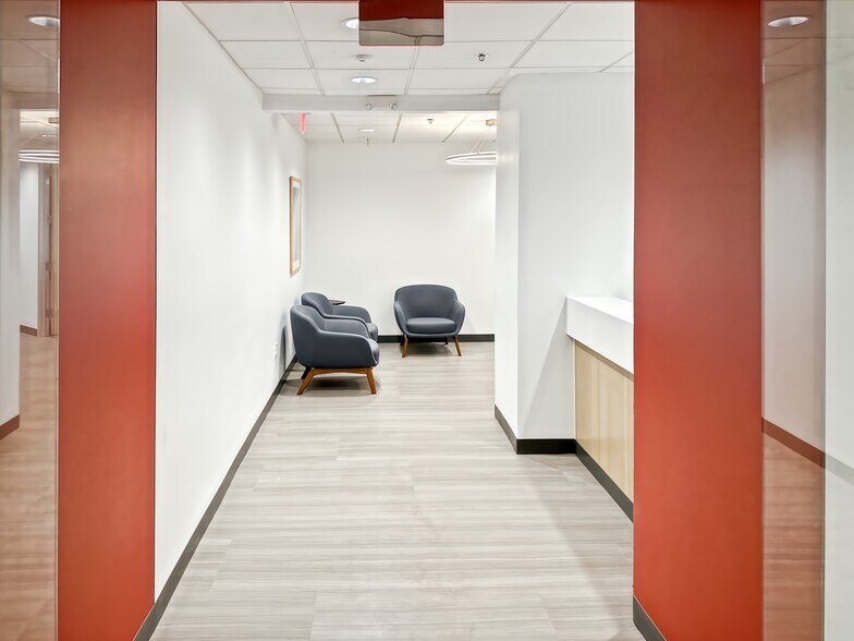 More Photos Of 300 W Clarendon Ave, Phoenix Coworking Space