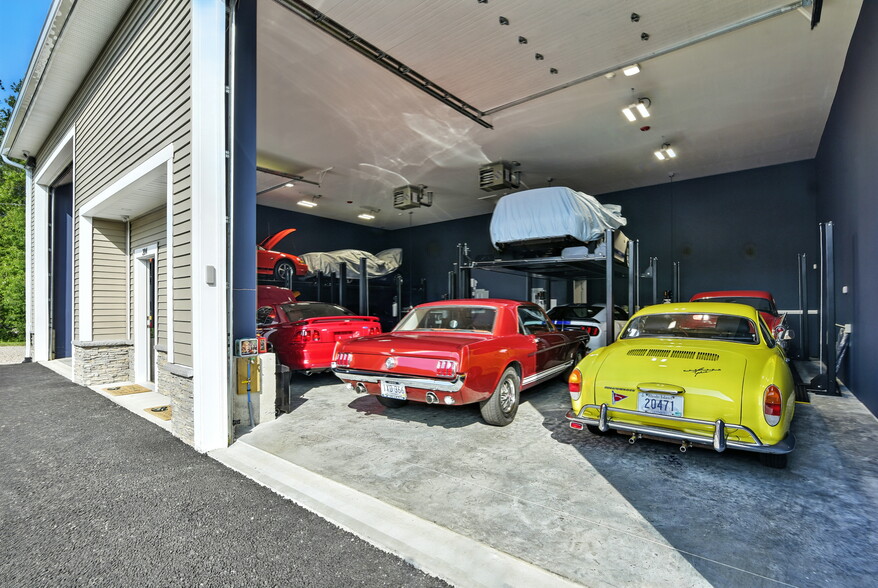 More Photos Of 597 South County Trl, Exeter Flex For Sale