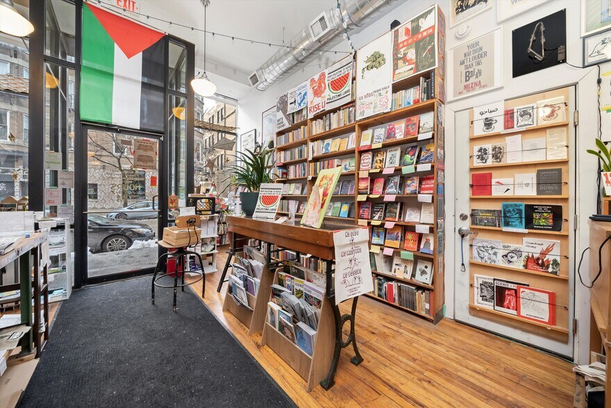 More Photos Of 1102 W 18th St., Chicago Apartments For Lease