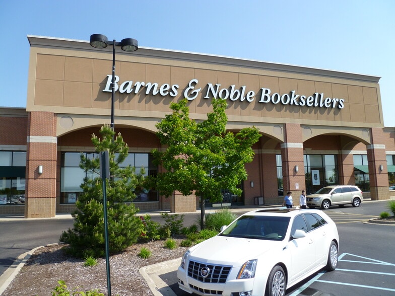 More Photos Of 14055-14453 Hall Rd, Shelby Township Unknown For Lease