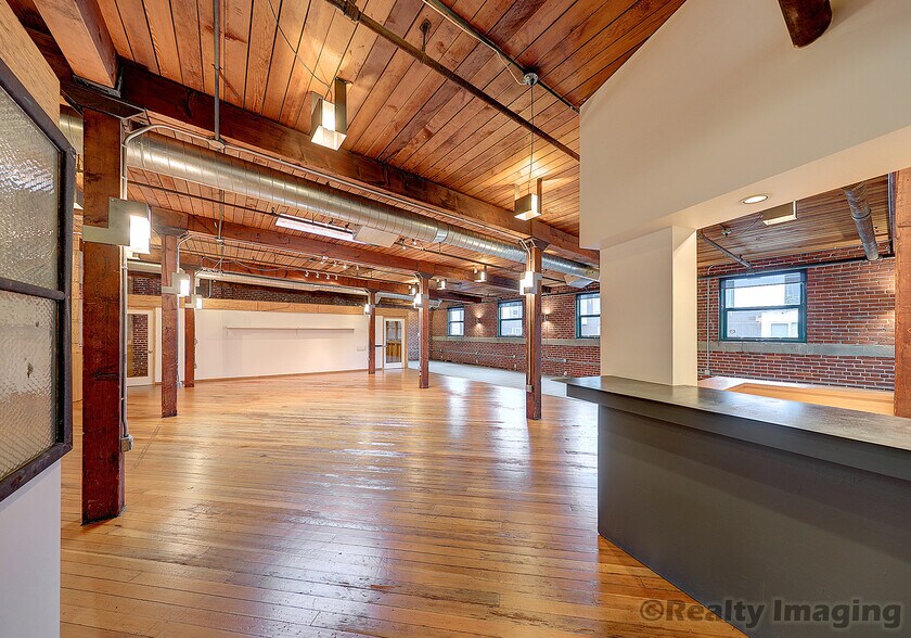 More Photos Of 1104 NW 15th Ave, Portland Office For Lease