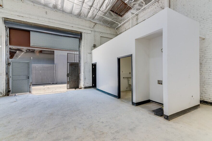 More Photos Of 2023-2043 S Santa Fe Ave, Los Angeles Unknown For Lease