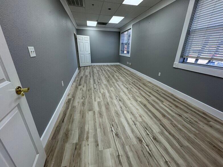 Primary Photo Of 515 W Southlake Blvd, Southlake Medical For Lease