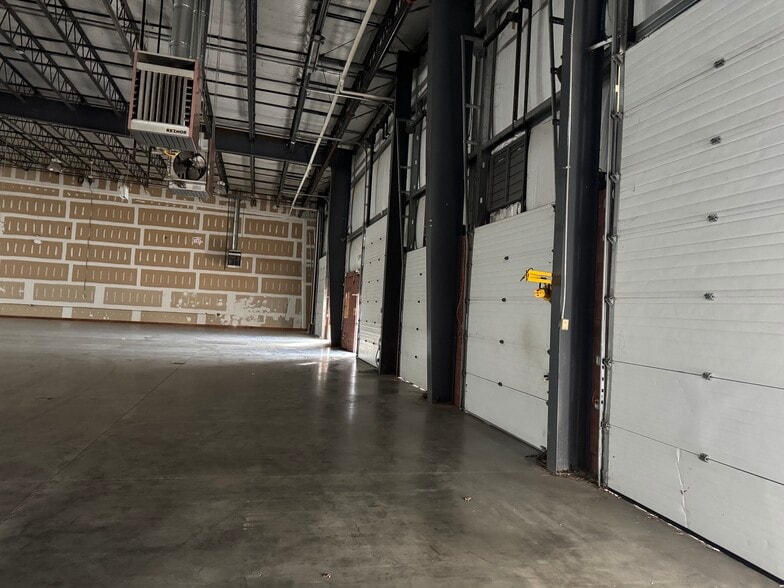 More Photos Of 20 Tyler Way, Newark Warehouse For Lease