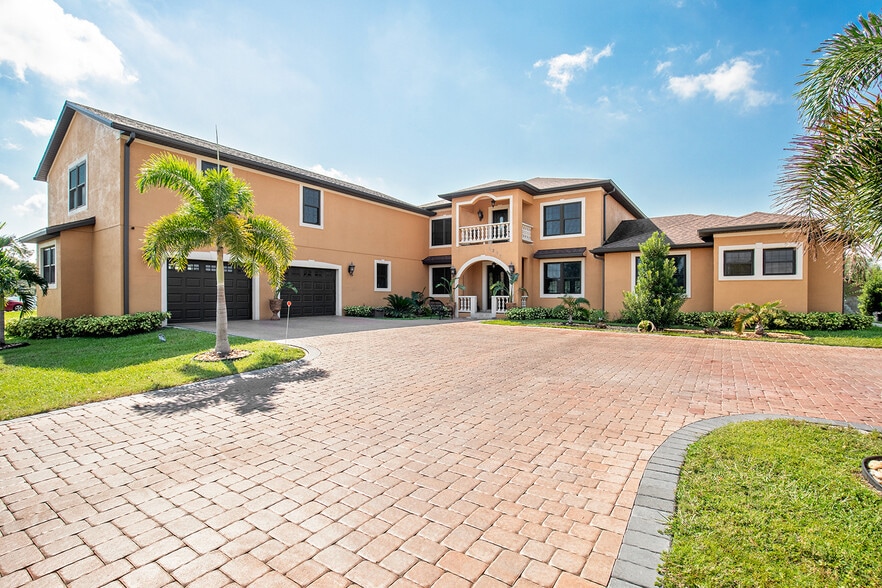More Photos Of 3211 Lakeshore Blvd, Saint Cloud Specialty For Sale