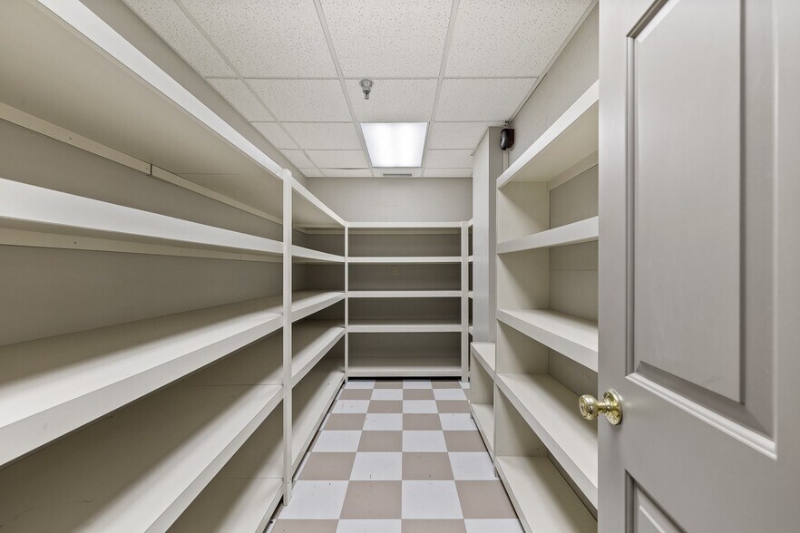 More Photos Of 380 N Main St, Mansfield Office Residential For Sale