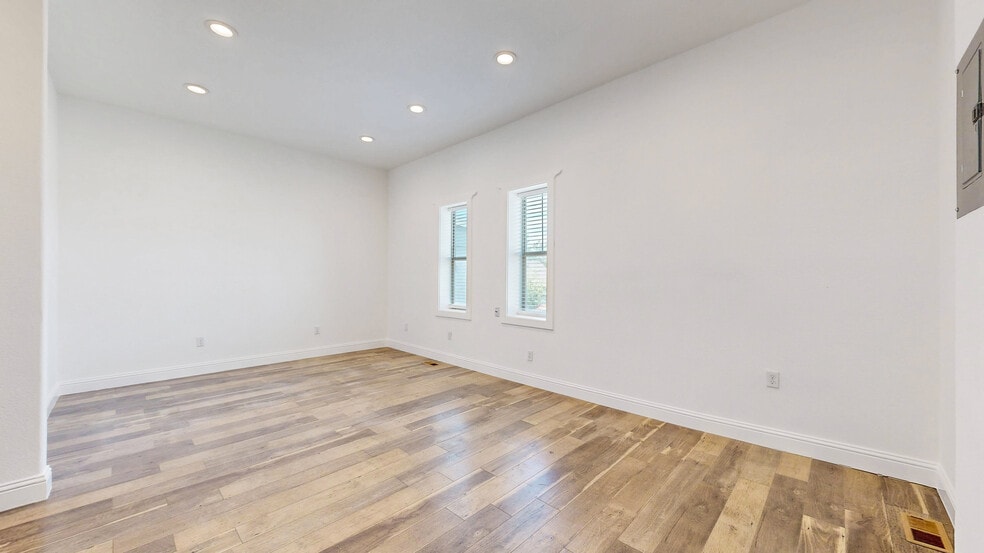 More Photos Of 4342 Delaware St, Denver Warehouse For Sale