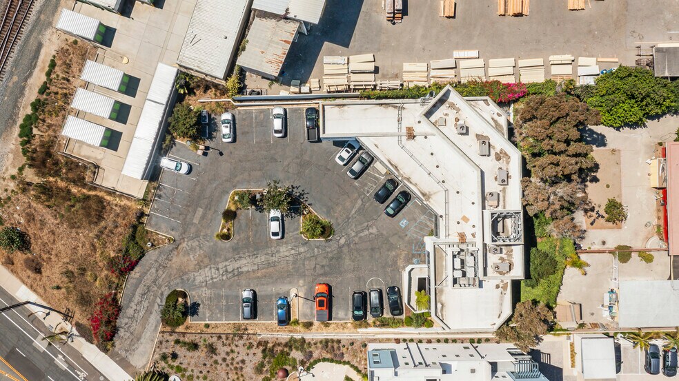 More Photos Of 353 San Jon Rd, Ventura Office For Sale