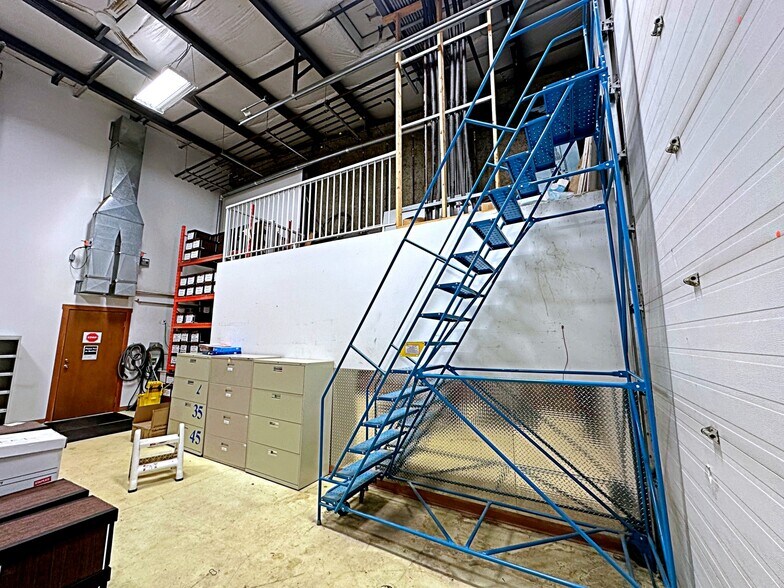 More Photos Of 380 Mackenzie Blvd, Fort McMurray Warehouse For Sale