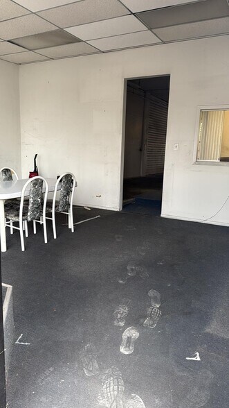 More Photos Of 445-453 Hempstead Tpke, West Hempstead Freestanding For Lease