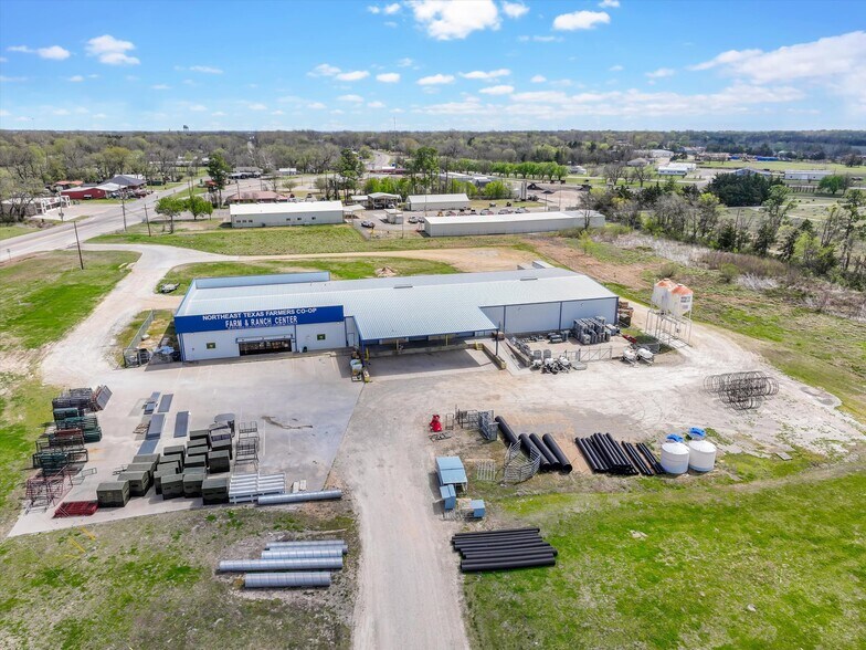 More Photos Of 150 Main St, Clarksville General Retail For Sale