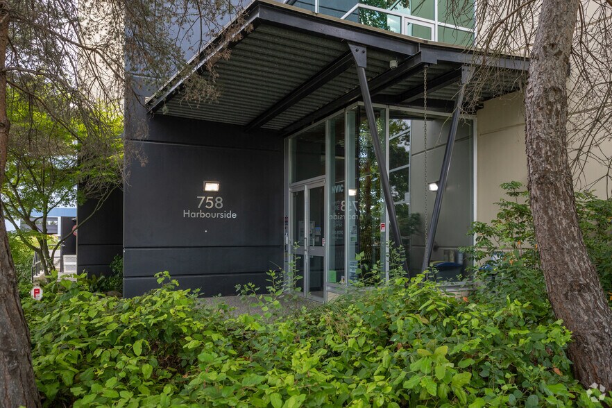 More Photos Of 758 Harbourside Dr, North Vancouver Warehouse For Lease