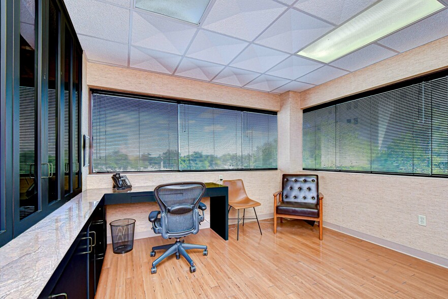 More Photos Of 4710 N Habana Ave, Tampa Medical For Sale