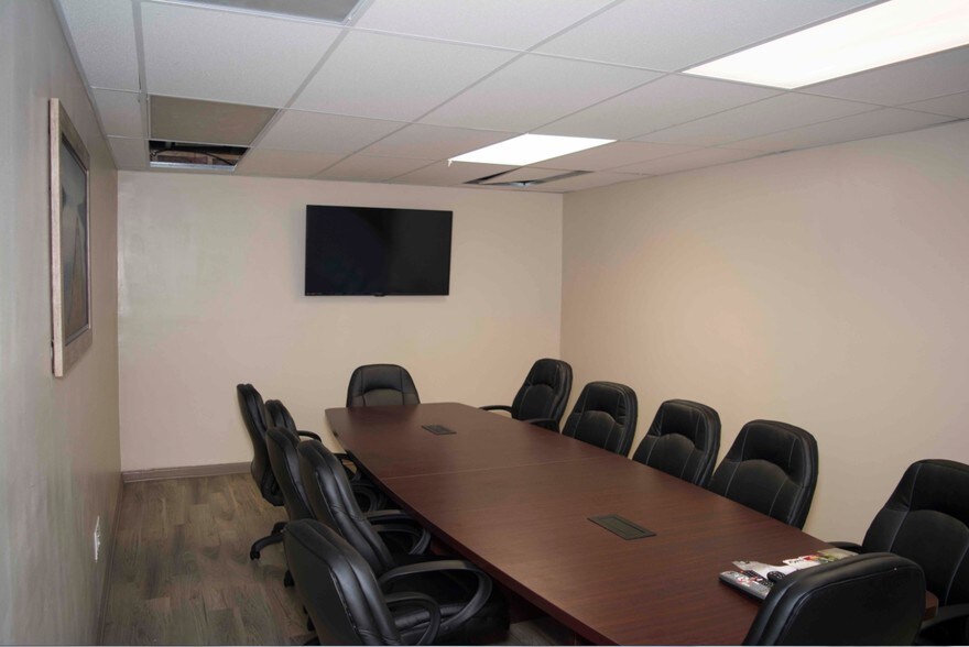 More Photos Of 18040 James Couzens Fwy, Detroit Office For Lease