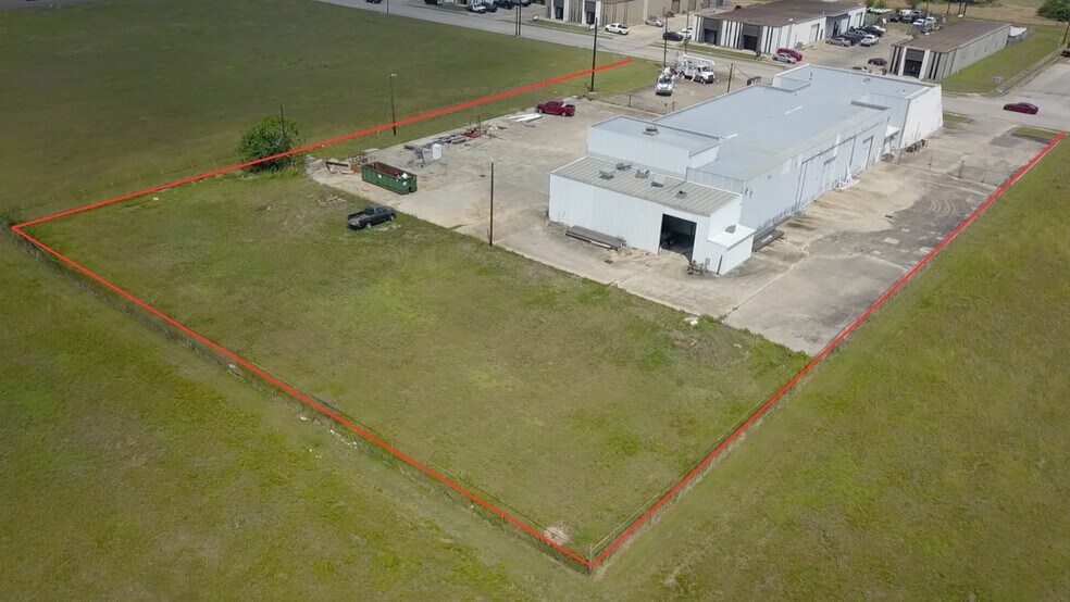 Primary Photo Of 3701 E Rio Grande St, Victoria Industrial For Sale