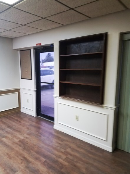 More Photos Of 180 S County Road 427, Longwood General Retail For Sale