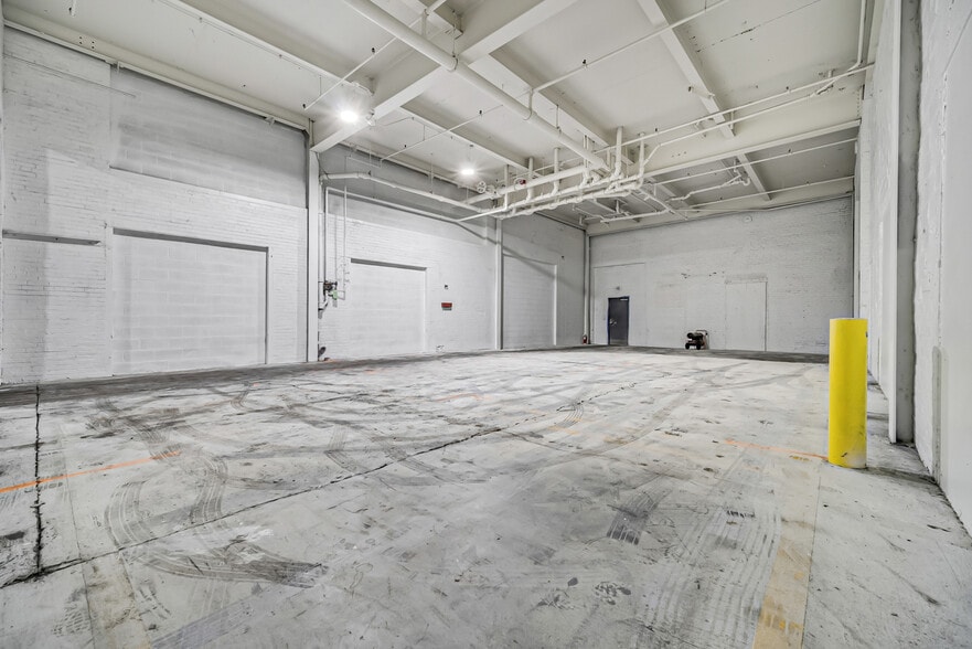 More Photos Of 799 E 73rd St, Cleveland Warehouse For Lease