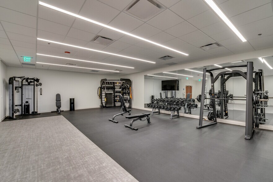 More Photos Of 26 Century Blvd, Nashville Office Residential For Lease