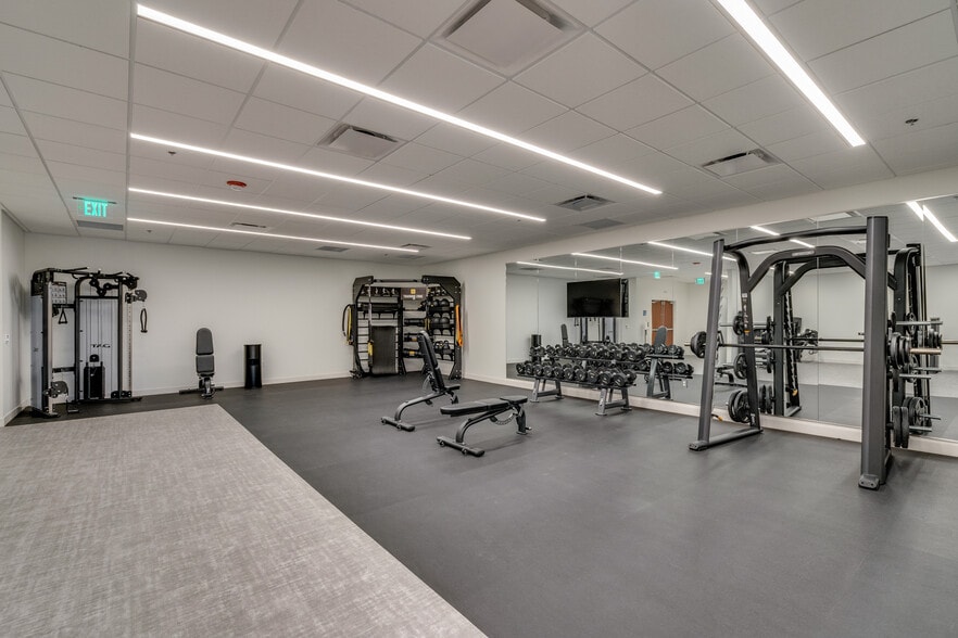 More Photos Of 26 Century Blvd, Nashville Office Residential For Lease