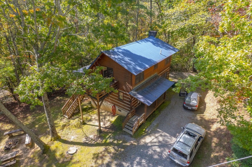 More Photos Of 1105 Fall Creek Rd, Purlear Specialty For Sale