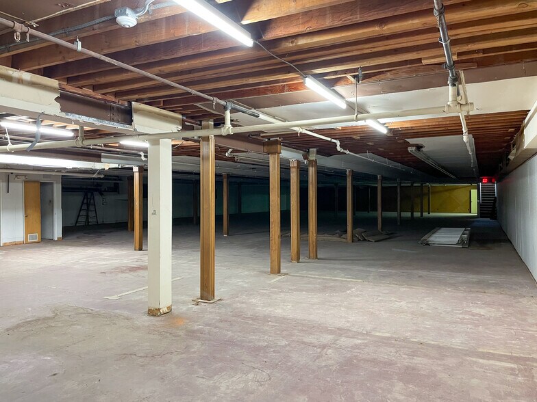 More Photos Of 2700 N Broadway, Los Angeles Freestanding For Lease