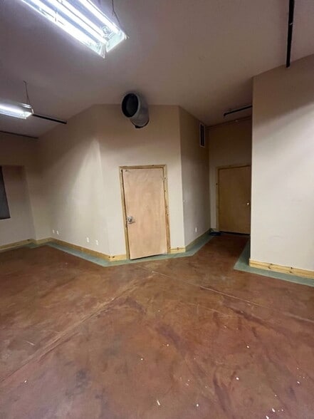 More Photos Of 2550 CO-82, Glenwood Springs Loft Creative Space For Sale