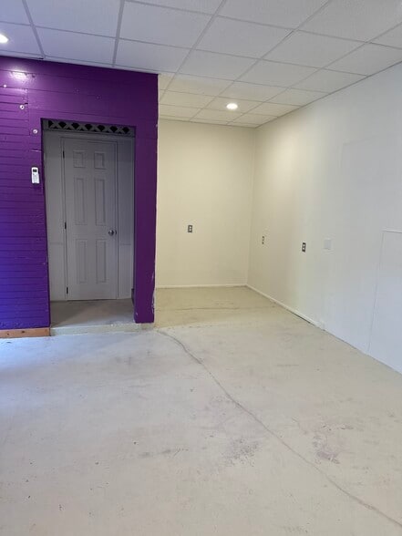 More Photos Of 909 Starkeys Aly, Wilmington Lodge Meeting Hall For Lease