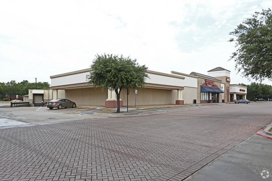 More Photos Of 501 W Belt-Line Rd, Richardson Unknown For Lease