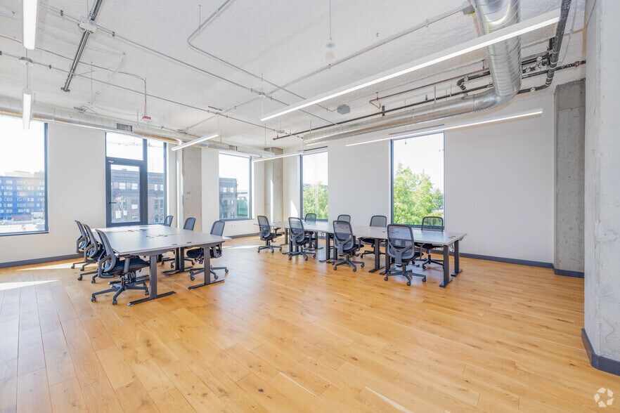 More Photos Of 1525 11th Ave, Seattle Coworking Space