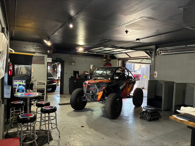 More Photos Of 5380 N Federal Blvd, Denver Auto Repair For Sale