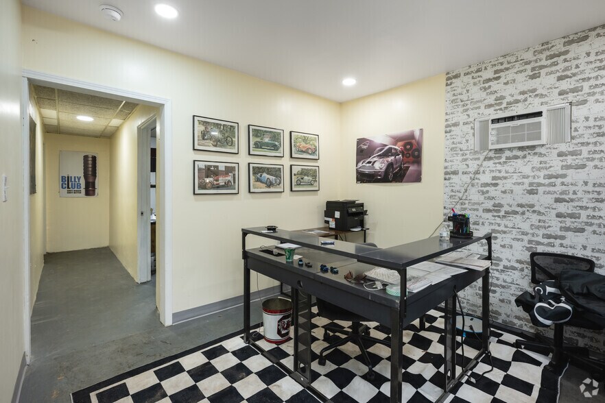 More Photos Of 860 W Main St, Spartanburg Flex For Sale