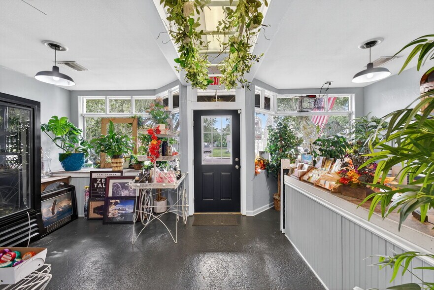 More Photos Of 237 E Plymouth Ave, Deland Freestanding For Sale