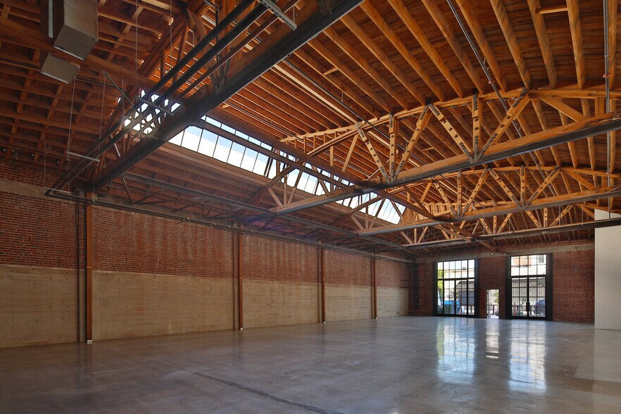 More Photos Of 821-835 E 3rd St, Los Angeles General Retail For Lease