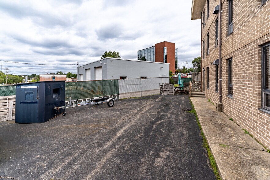 More Photos Of 55 Jefferson Blvd, Warwick Office For Sale