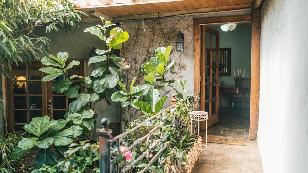 More Photos Of 5506 Venice Blvd, Los Angeles Specialty For Lease