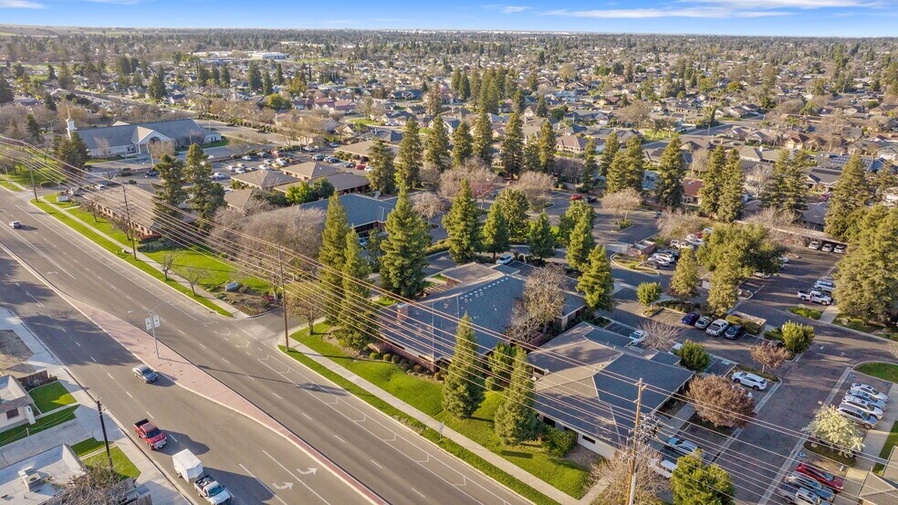 More Photos Of 3740 W Caldwell Ave, Visalia Office For Lease