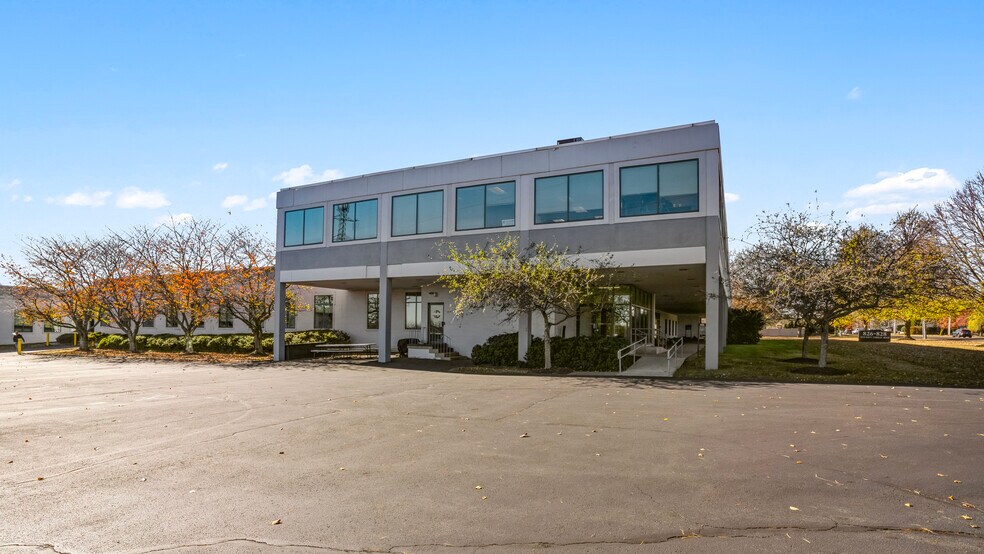 More Photos Of 826 Newtown Yardley Rd, Newtown Office For Sale