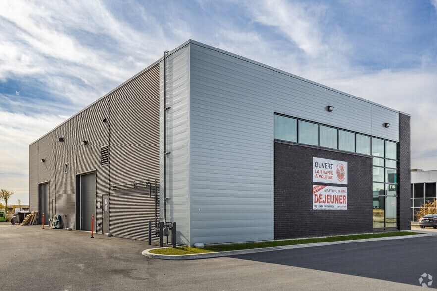 More Photos Of 490 Ch Industriel, Gatineau Restaurant For Lease