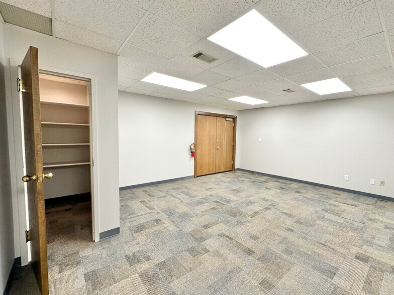 More Photos Of 9245 Calumet Ave, Munster Office For Lease