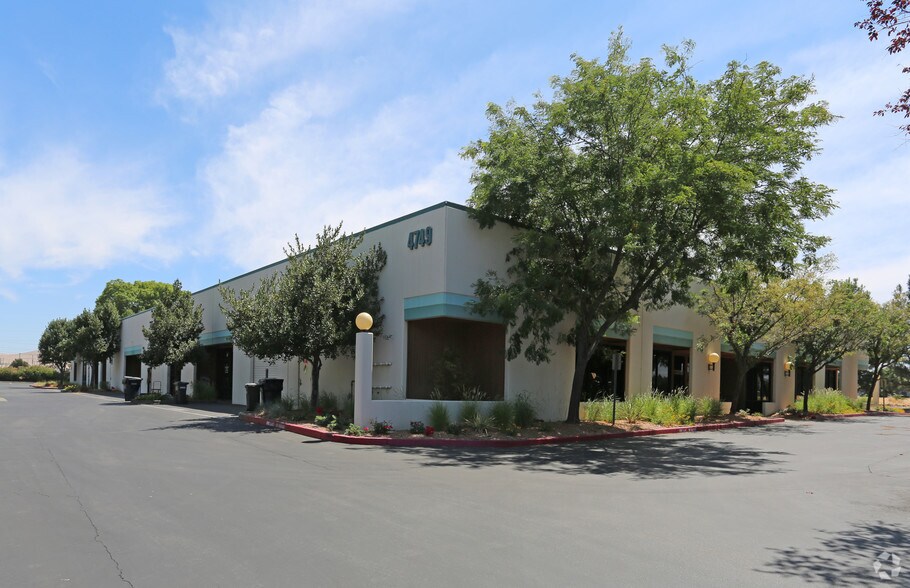 More Photos Of 4749 Bennett Dr, Livermore Research And Development For Lease