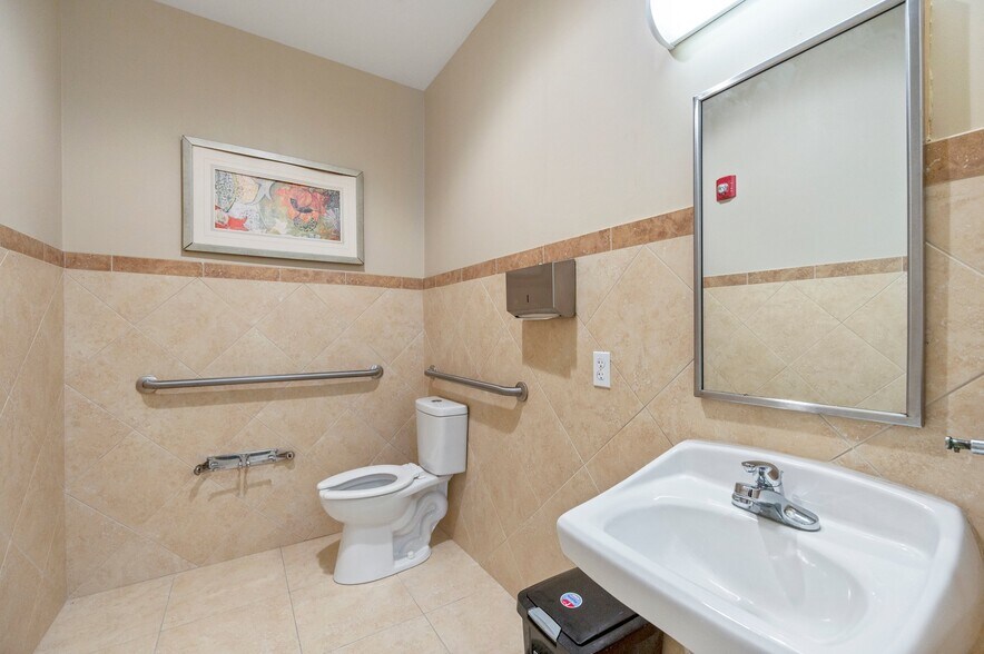 More Photos Of 3201 Heritage Plantation Blvd, Laurel Hill Office For Sale