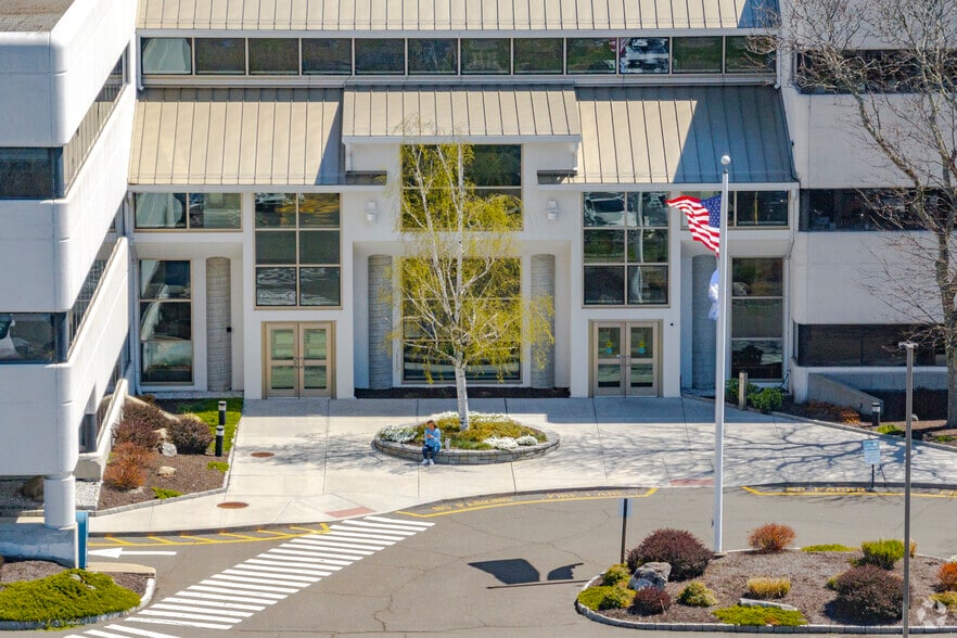 More Photos Of 148 East Ave, Norwalk Medical For Sale