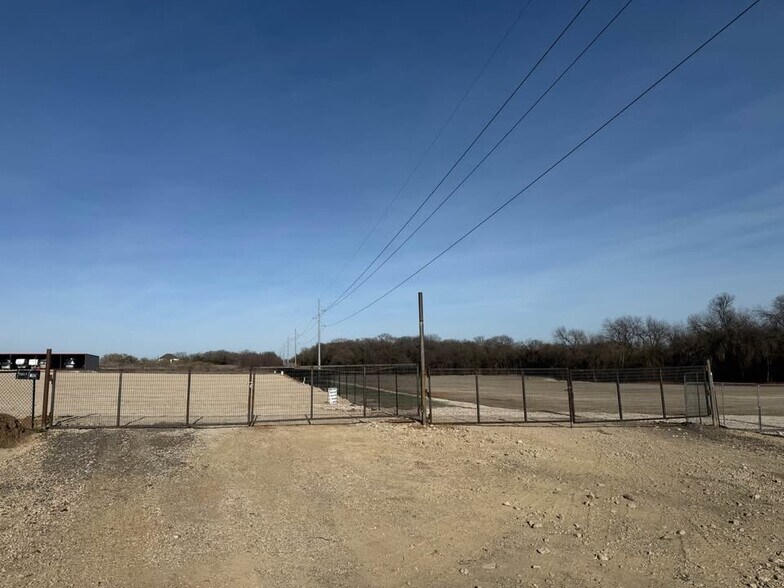 More Photos Of 8010 Rendon Bloodworth Rd, Mansfield Land For Lease