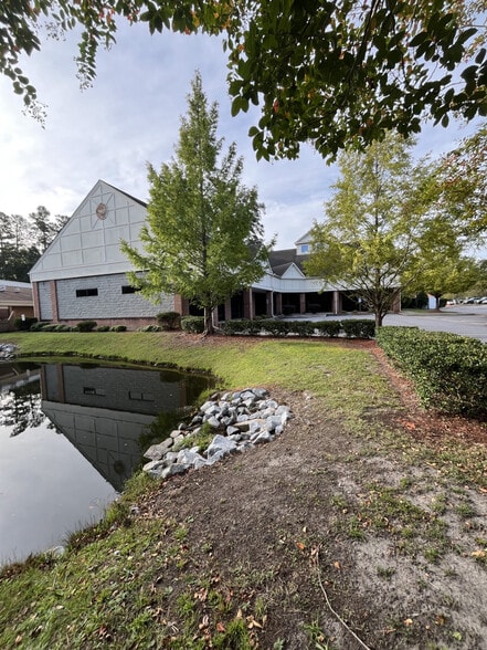 More Photos Of 3207 Churchland Blvd, Chesapeake Office For Sale