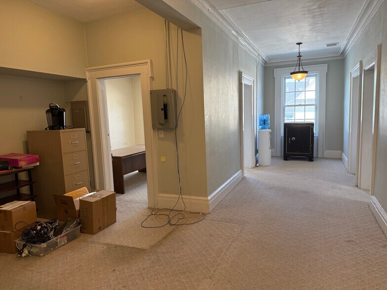 More Photos Of 27 Main St, Kingston Bank For Sale