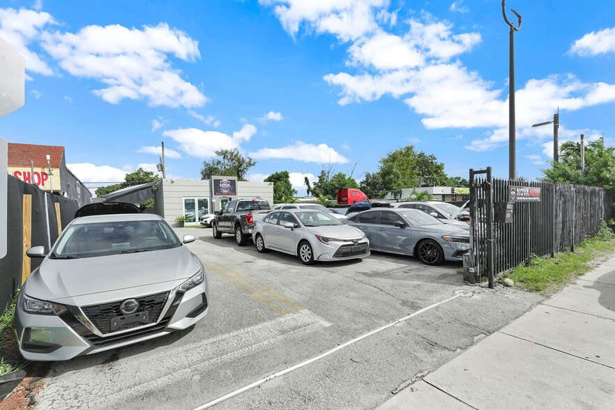 More Photos Of 9621 NW 27th Ave, Miami Office For Sale