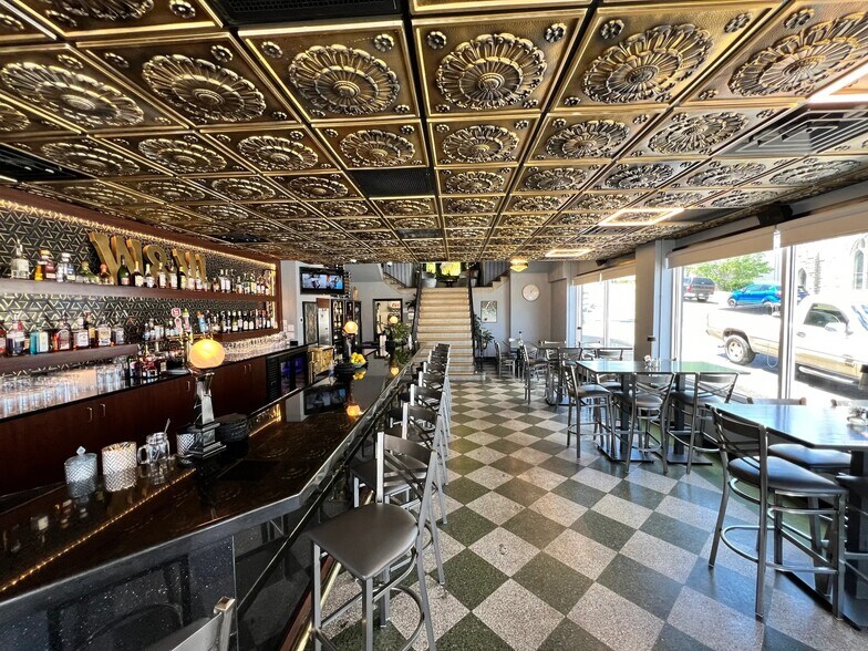 More Photos Of 2 E Main St, Luray General Retail For Sale