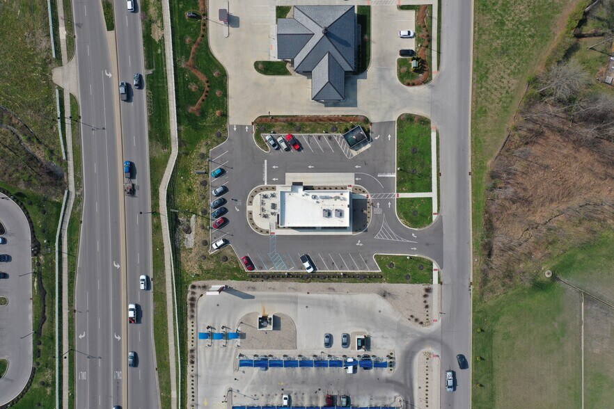 More Photos Of 3513 E 10th St, Jeffersonville General Retail For Sale