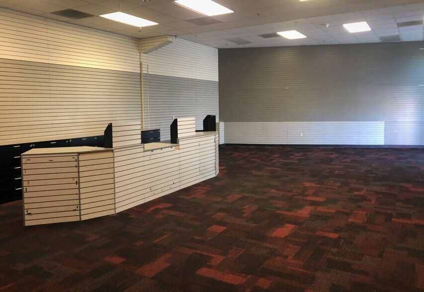 More Photos Of 81952 US Highway 111, Indio Freestanding For Lease