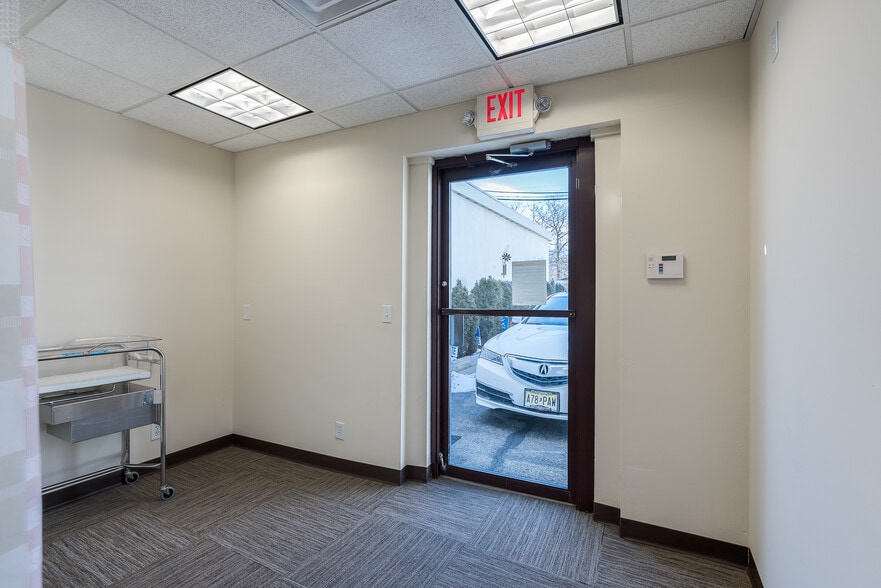More Photos Of 380-384 Bloomfield Ave, Caldwell Storefront For Sale